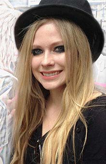Tatuajes de Avril Lavigne - vooxpopuli.com